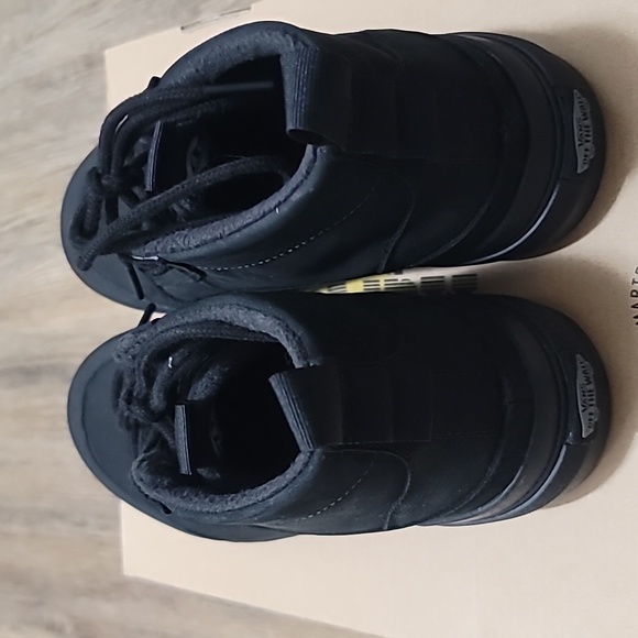 Vans MTE Black High Top Shoes - Picture 4 of 5